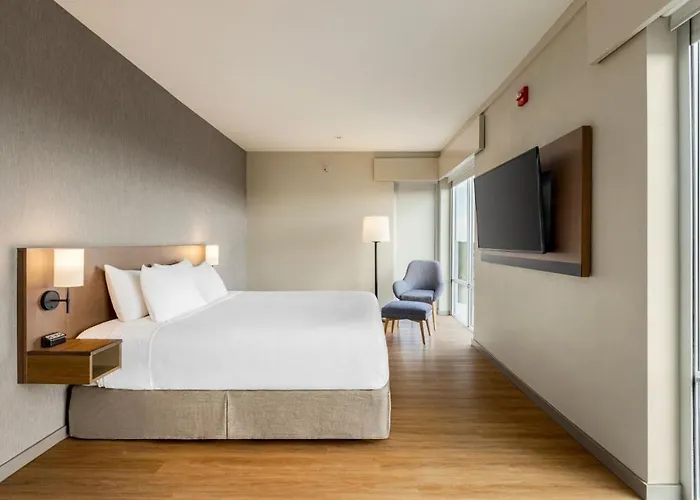 Hyatt Place Polaris Hotel 3*