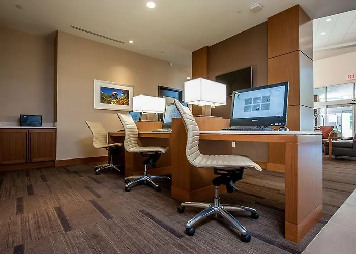 Hyatt Place Polaris 3*