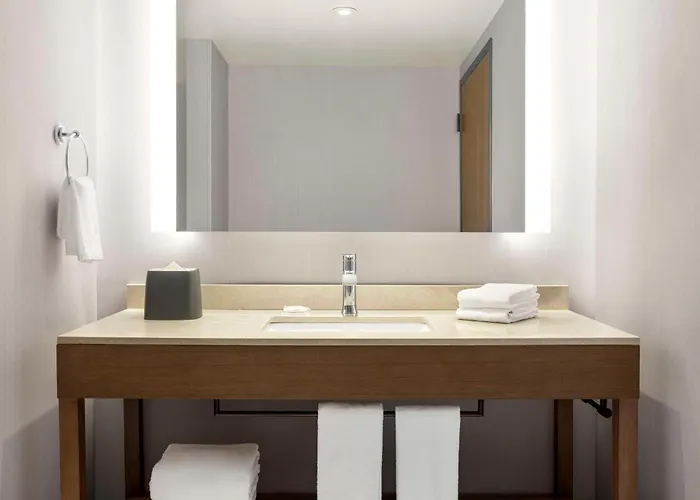 Hyatt Place Polaris Hotel 3*