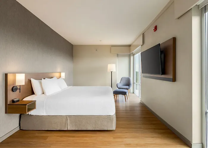 Hyatt Place Polaris 3*