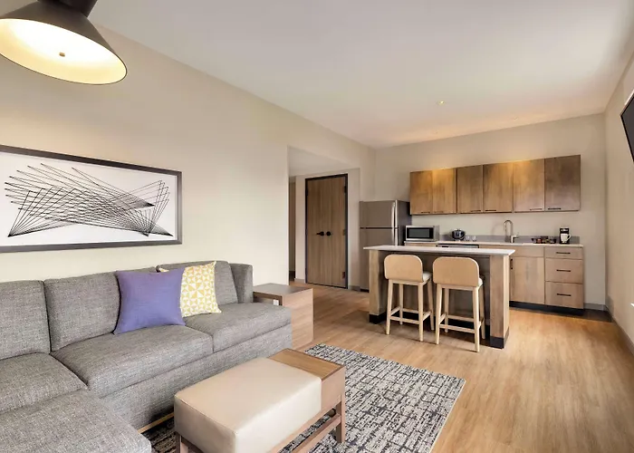Hyatt Place Polaris 3*
